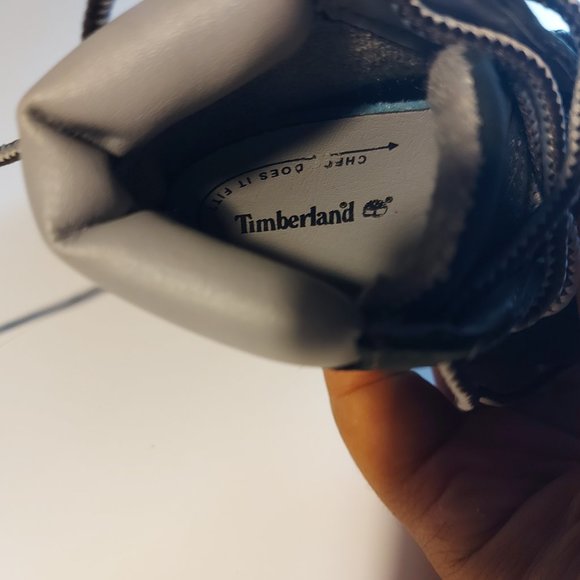 💥Baby boy soft sole Timberland shoes size 2(#577) - Picture 4 of 5